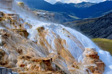 vacation packages to yellowstone park